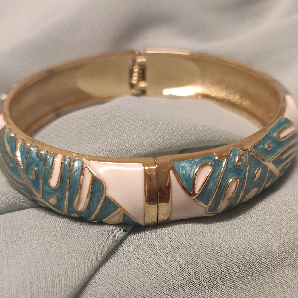White and teal leaf bangle
